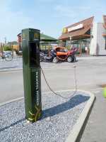 <p>Egon bei Mc Donalds in Rade</p>